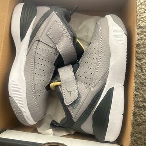 Jordan Max Aura 5 Preschool